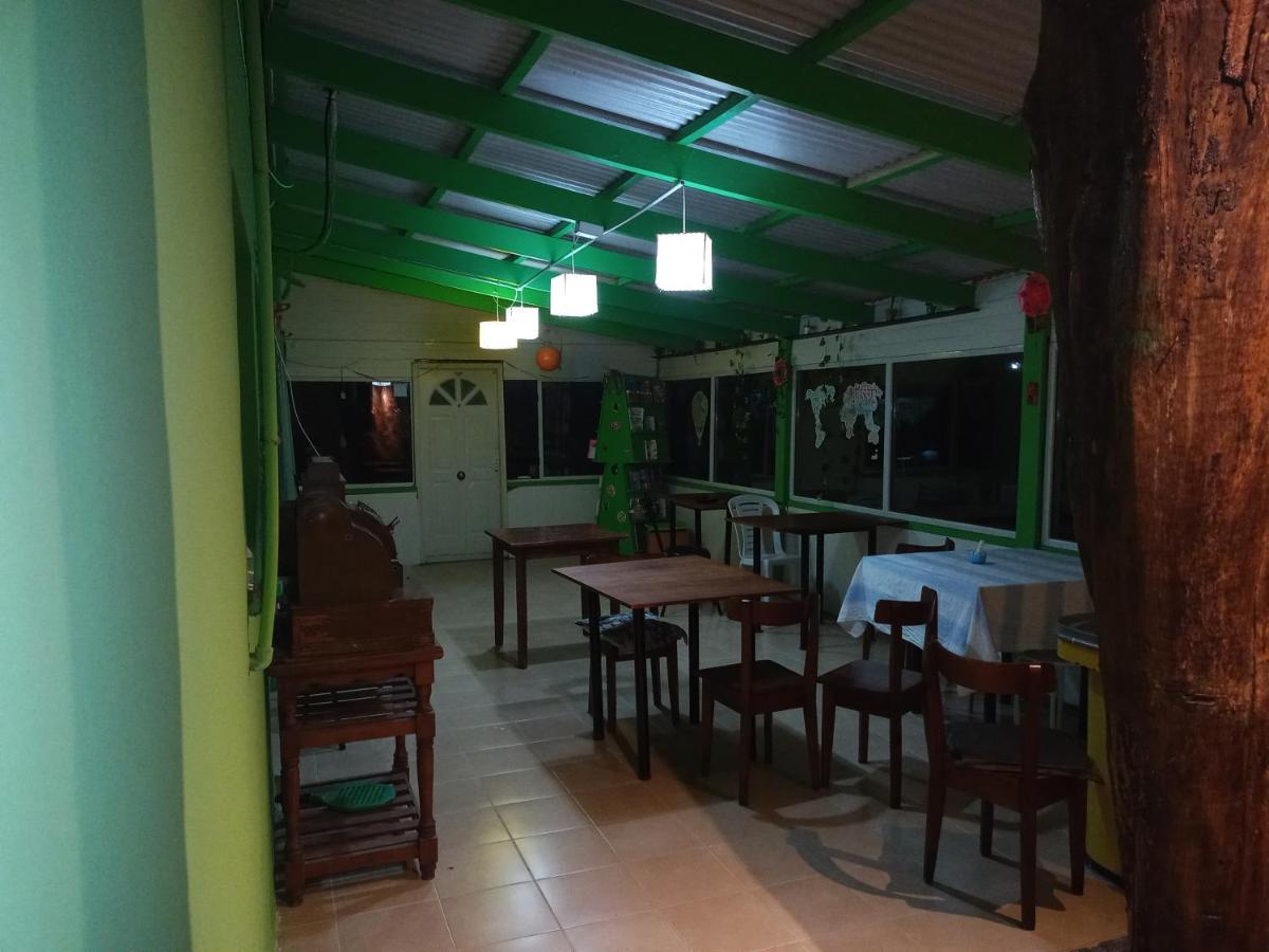 Puerto Pirámides Complejo Aloha酒店 外观 照片